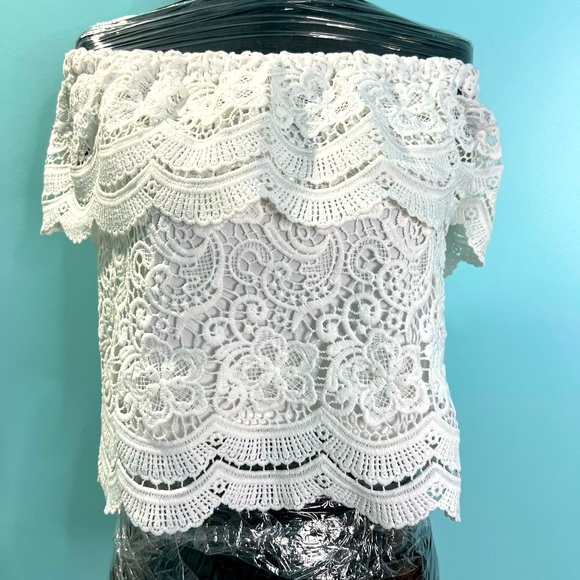 FOREVER21 CROCHET WHITE TOP - Picture 1 of 3